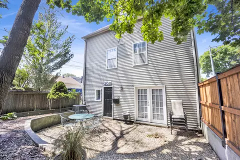 2011 W Cornelia Ave #CH, Chicago, IL 60618