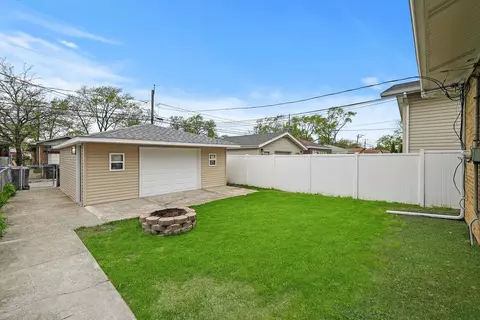 Exterior - 11620 S Ada St, Chicago, IL 60643 photo 4 of 5