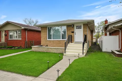 Exterior - 11620 S Ada St, Chicago, IL 60643 photo 2 of 5