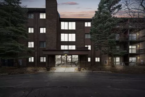 14621 Greenwood Rd #206, Dolton, IL 60419