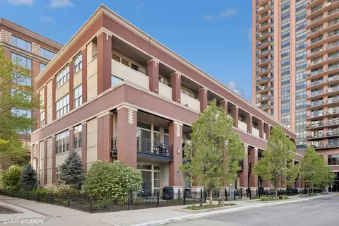 324 N Jefferson St #207, Chicago, IL 60661