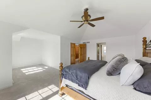 Bedroom - 1754 S Naperville Rd, Wheaton, IL 60189 photo 3 of 8