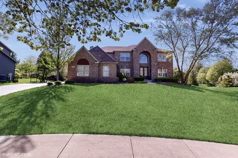 790 Hayrack Dr, Algonquin, IL 60102