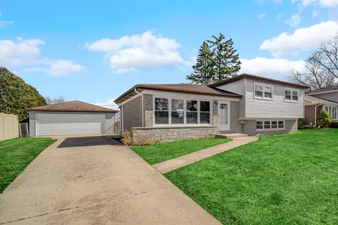 805 S Carol Ln, Mount Prospect, IL 60056
