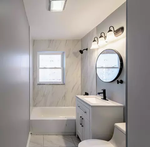 Bath - 14801 Oak St, Dolton, IL 60419 photo 1 of 3