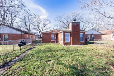 Exterior - 14801 Oak St, Dolton, IL 60419 photo 7 of 8