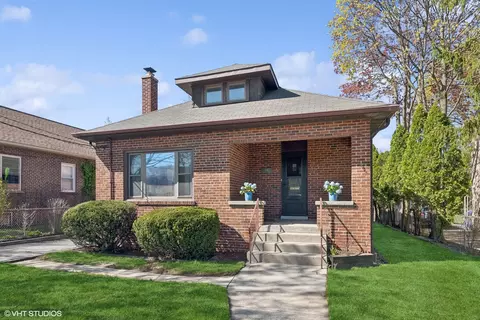 230 Oakridge Ave, Highwood, IL 60040