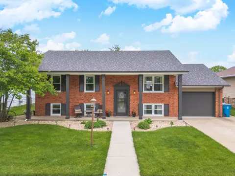 819 N Mohave Dr, Pontiac, IL 61764