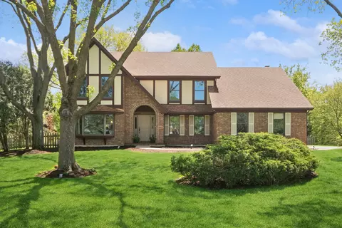 437 Dogwood Ct, Deer Park, IL 60010