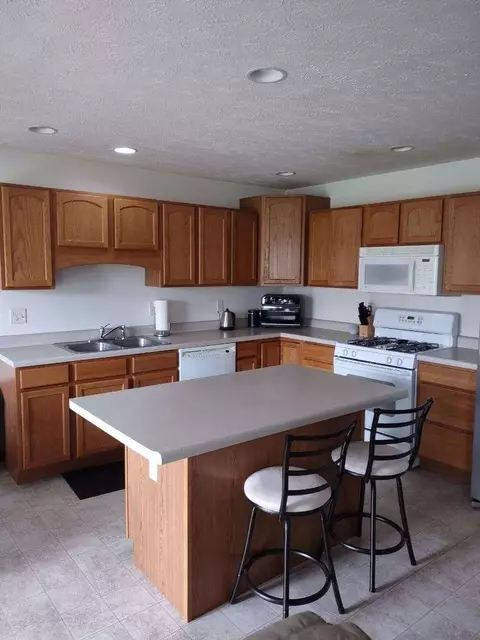 2935 Benson Ln, Normal, IL 61761 photo 4