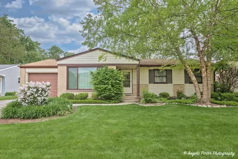 1925 N Verde Dr, Arlington Heights, IL 60004