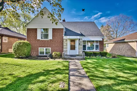 5239 Suffield Ct, Skokie, IL 60077