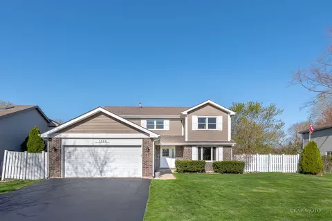 1266 Tracie Dr, Lake Zurich, IL 60047