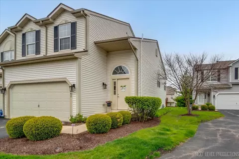 661 Sterling Ct, Dekalb, IL 60115