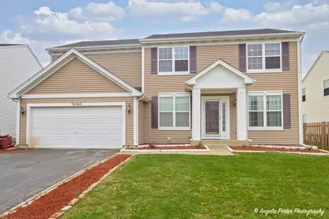 39640 N Queensbury Ln, Beach Park, IL 60083