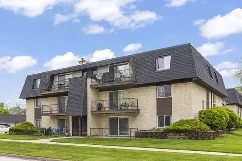 11101 S 84th Ave #1A, Palos Hills, IL 60465