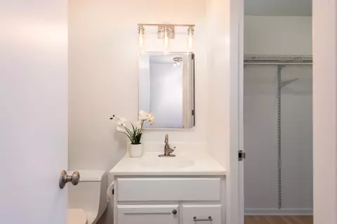 1 E Scott St #905, Chicago, IL 60610 photo 17