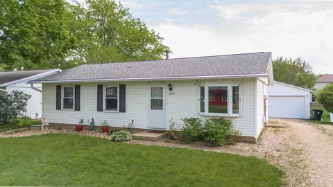 1323 Dillon Dr, Normal, IL 61761