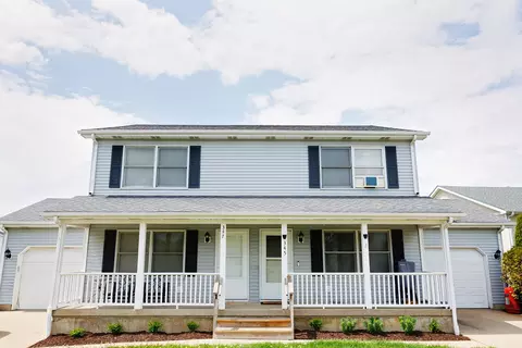 345-347 Cedar Ct, Dekalb, IL 60115
