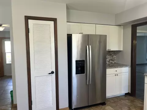 Kitchen - 17617 Stonebridge Dr, Hazel Crest, IL 60429 photo 3 of 4