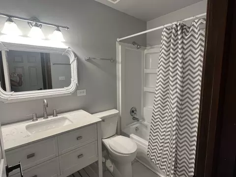 Bath - 17617 Stonebridge Dr, Hazel Crest, IL 60429 photo 4 of 4