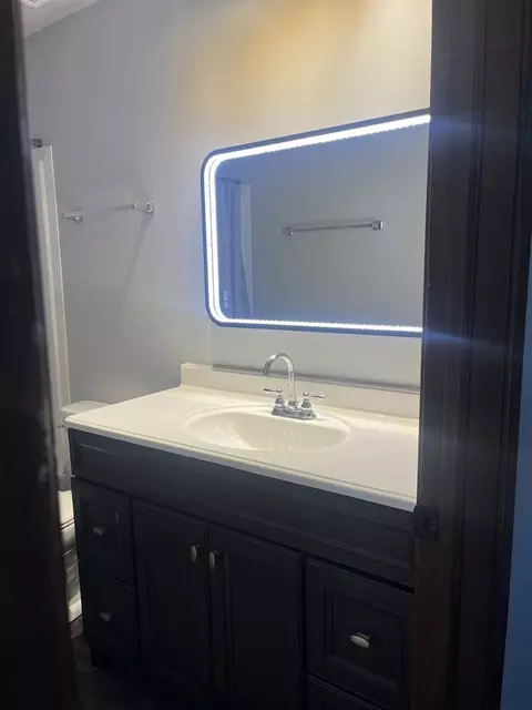 Bath - 17617 Stonebridge Dr, Hazel Crest, IL 60429 photo 1 of 4