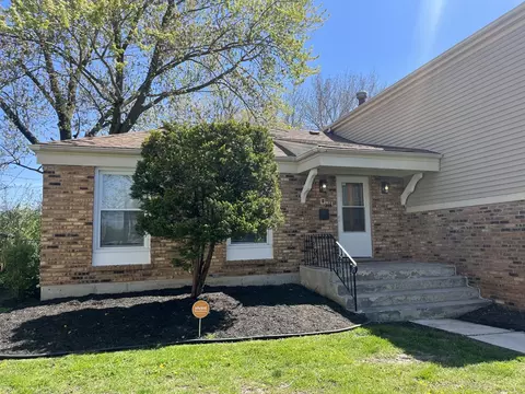 Exterior - 17617 Stonebridge Dr, Hazel Crest, IL 60429 photo 2 of 5