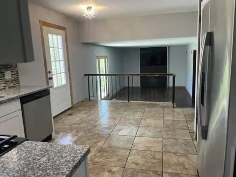 Entry Way - 17617 Stonebridge Dr, Hazel Crest, IL 60429 photo 2 of 5