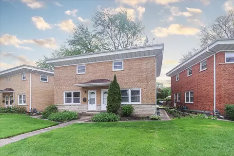 419 Elmhurst Rd, Mount Prospect, IL 60056