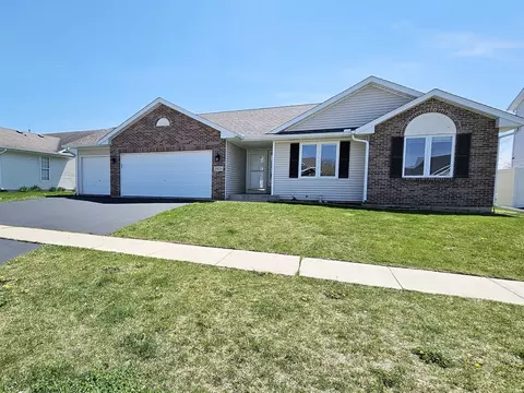 2025 Lafayette Dr, Belvidere, IL 61008