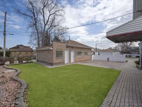 Exterior - 2435 Keystone Ave, North Riverside, IL 60546 photo 5 of 6