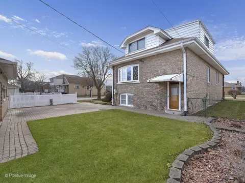 Exterior - 2435 Keystone Ave, North Riverside, IL 60546 photo 3 of 6