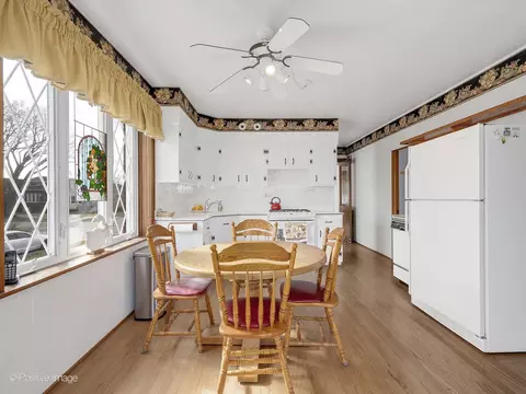Dining - 2435 Keystone Ave, North Riverside, IL 60546 photo 2 of 2