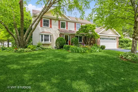 1870 Glenmoor Dr, West Dundee, IL 60118
