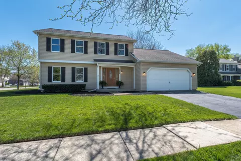 2704 Brighton Ct, Geneva, IL 60134