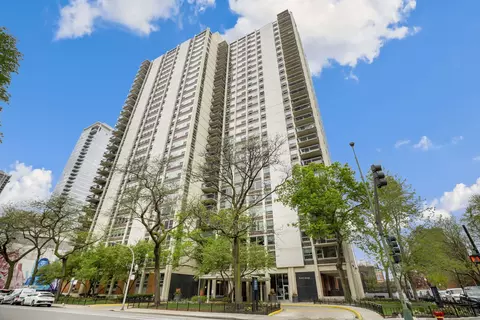 1255 N Sandburg Ter #307E, Chicago, IL 60610