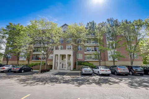 3115 Town Square Dr #201, Rolling Meadows, IL 60008