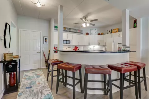 Kitchen - 3115 Town Square Dr #201, Rolling Meadows, IL 60008 photo 1 of 4