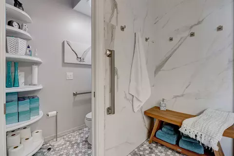 Bath - 3115 Town Square Dr #201, Rolling Meadows, IL 60008 photo 3 of 5