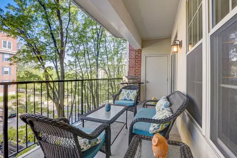 Exterior - 3115 Town Square Dr #201, Rolling Meadows, IL 60008 photo 2 of 4