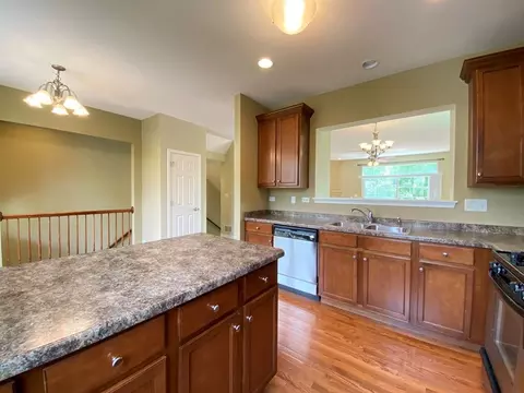 371 N Commerce St, Aurora, IL 60504 photo 7