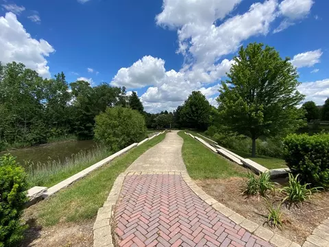 371 N Commerce St, Aurora, IL 60504 photo 38