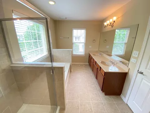 371 N Commerce St, Aurora, IL 60504 photo 21
