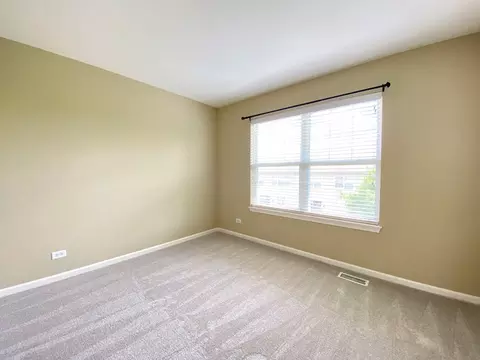 371 N Commerce St, Aurora, IL 60504 photo 24