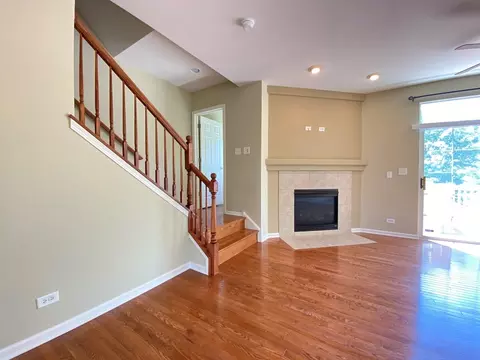 371 N Commerce St, Aurora, IL 60504 photo 13