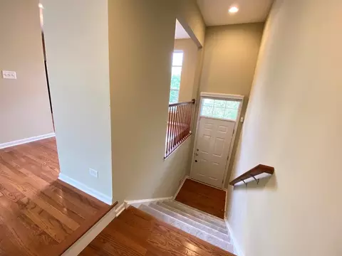 371 N Commerce St, Aurora, IL 60504 photo 2