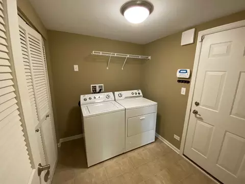 371 N Commerce St, Aurora, IL 60504 photo 31
