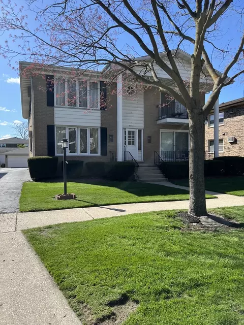 4512 Park Ave #1A, Brookfield, IL 60513