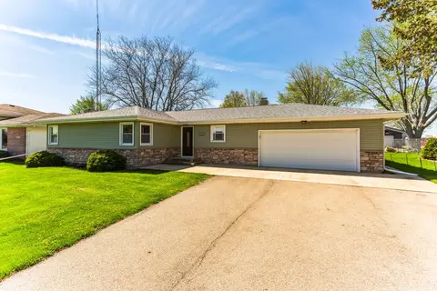 164 E Us Highway 52, Mendota, IL 61342