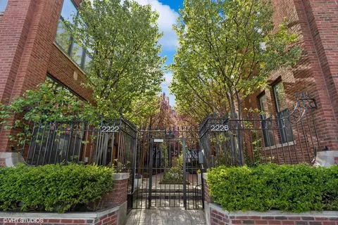 2222 N Racine Ave #9, Chicago, IL 60614